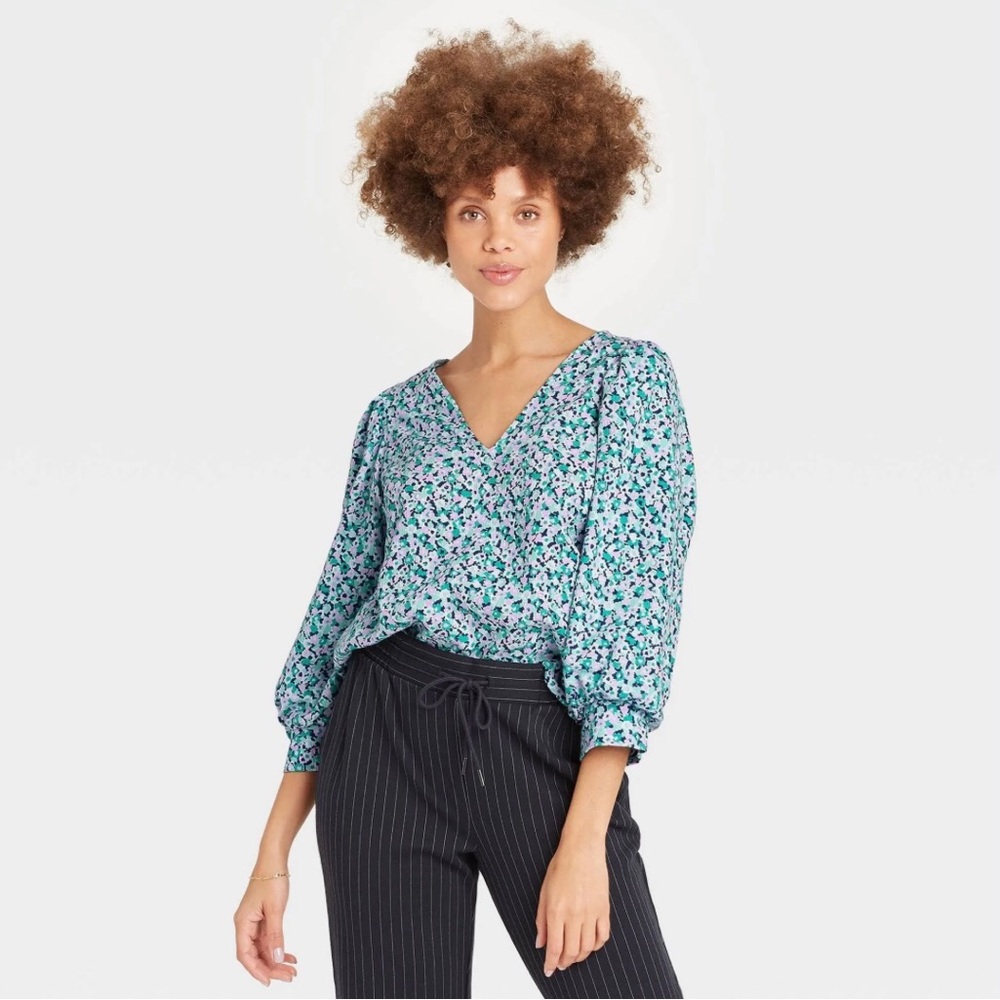 A New Day Floral Puff Sleeve V-Neck Top Size Medium
